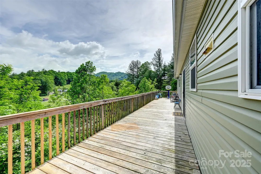 208 Stillwater Springs Road Burnsville, NC 28714