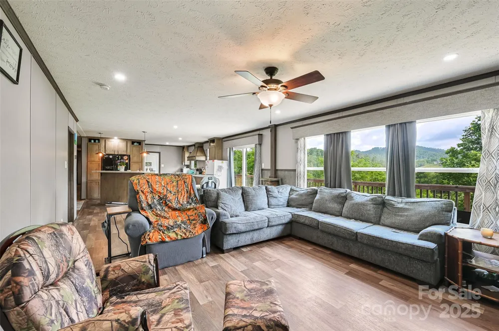 208 Stillwater Springs Road Burnsville, NC 28714