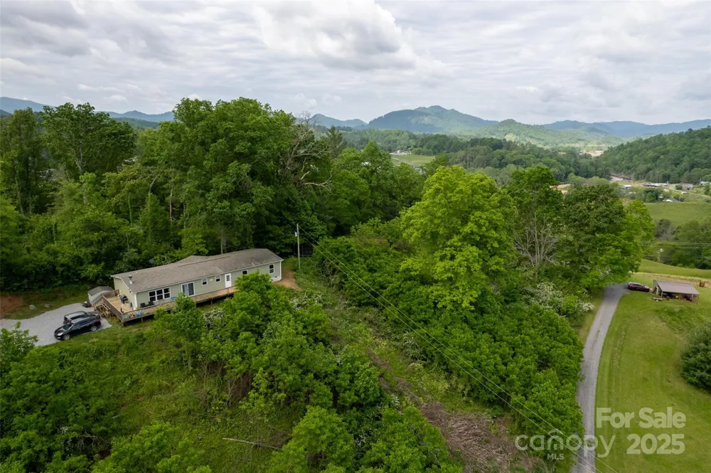 208 Stillwater Springs Road Burnsville, NC 28714