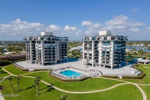 503 Causeway N #202