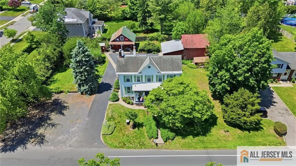 706 Old York Road Hightstown, NJ 08520