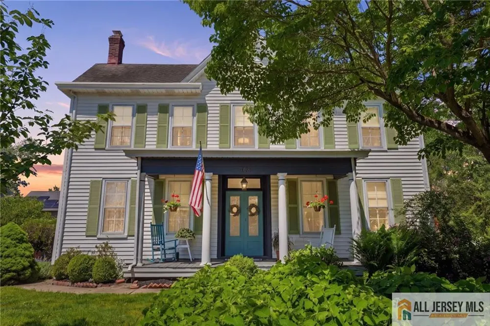 706 Old York Road Hightstown, NJ 08520