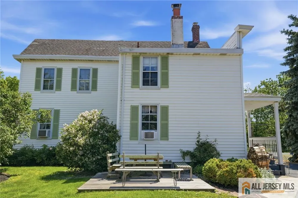 706 Old York Road Hightstown, NJ 08520