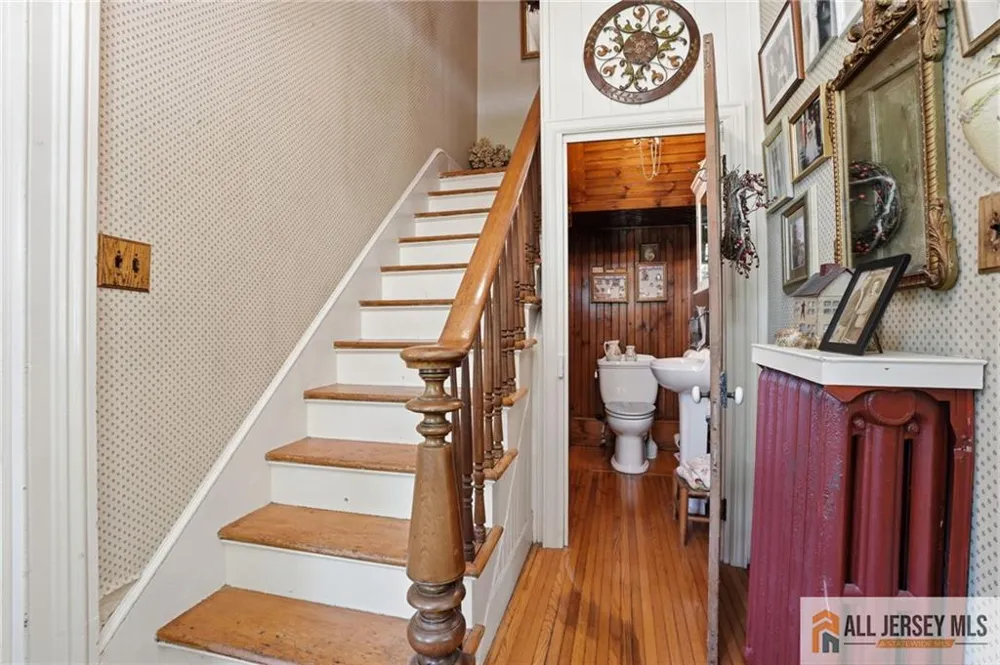 706 Old York Road Hightstown, NJ 08520