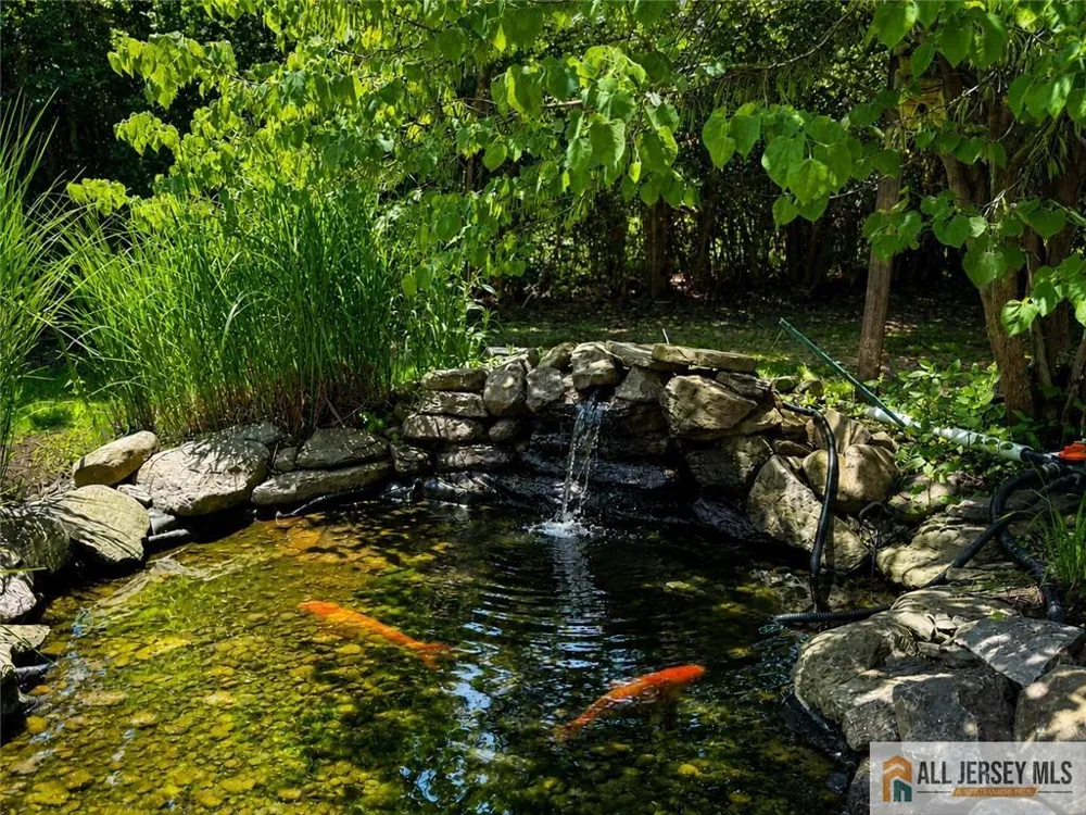 706 Old York Road Hightstown, NJ 08520