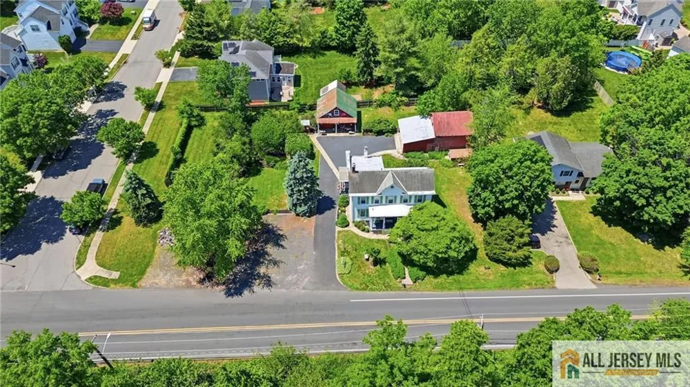 706 Old York Road Hightstown, NJ 08520