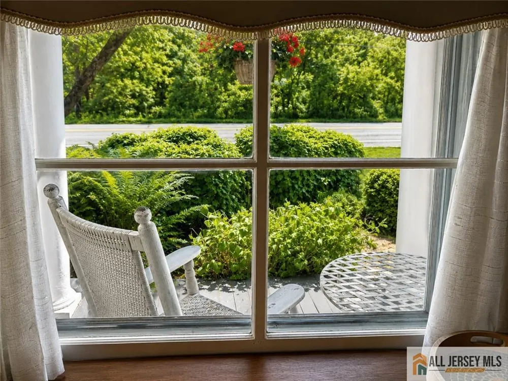 706 Old York Road Hightstown, NJ 08520