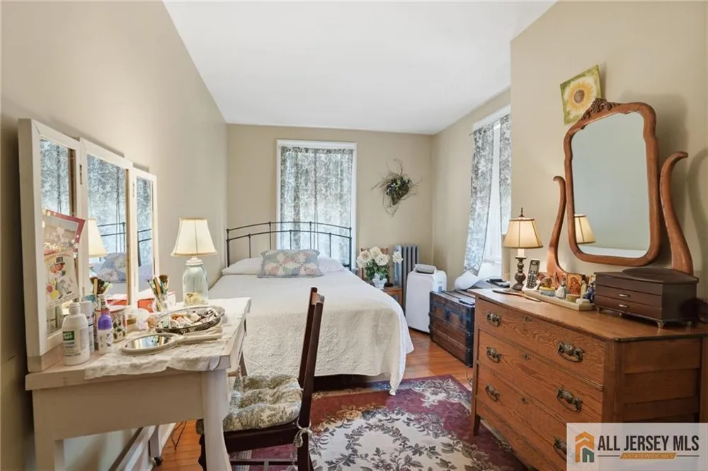 706 Old York Road Hightstown, NJ 08520