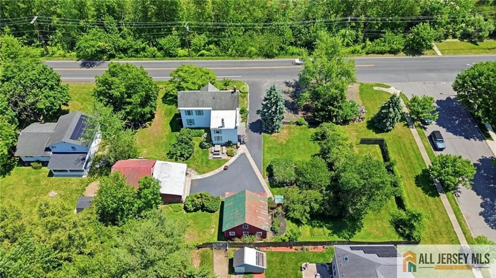 706 Old York Road Hightstown, NJ 08520