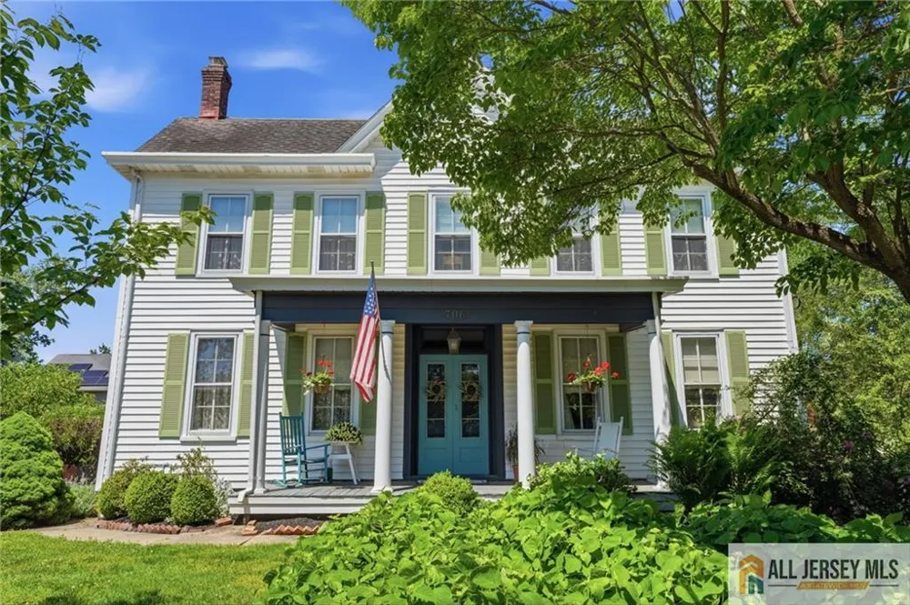 706 Old York Road Hightstown, NJ 08520
