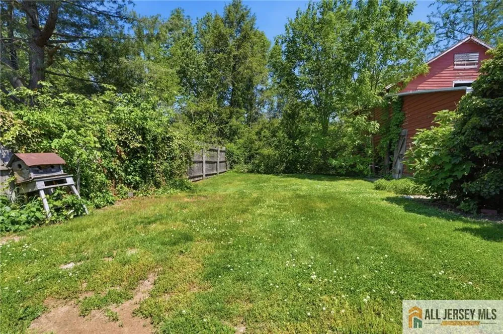 706 Old York Road Hightstown, NJ 08520
