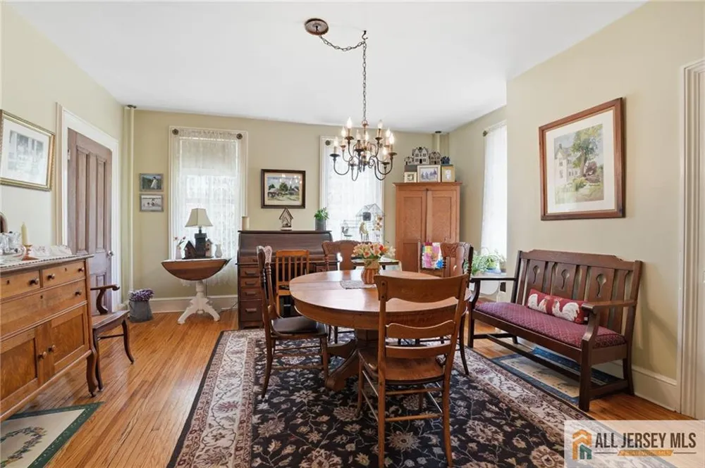 706 Old York Road Hightstown, NJ 08520