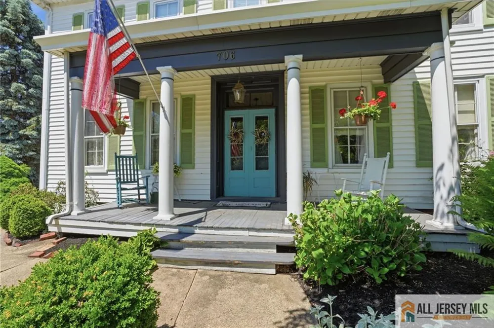 706 Old York Road Hightstown, NJ 08520