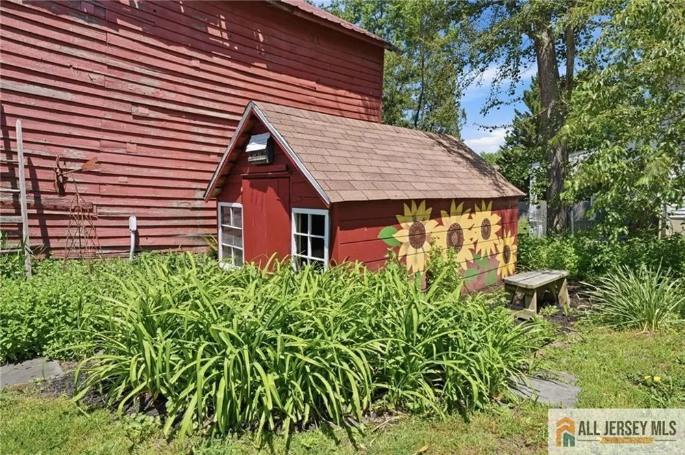 706 Old York Road Hightstown, NJ 08520