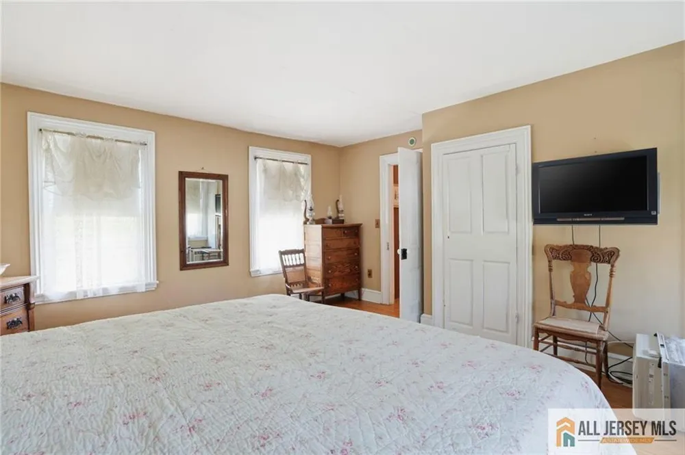 706 Old York Road Hightstown, NJ 08520