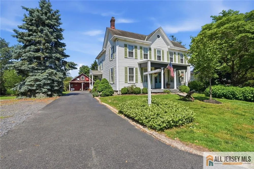 706 Old York Road Hightstown, NJ 08520