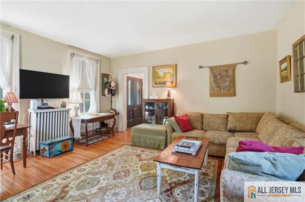 706 Old York Road Hightstown, NJ 08520