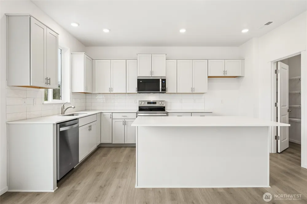 5659 147th Street Ct E #6 Puyallup, WA 98375