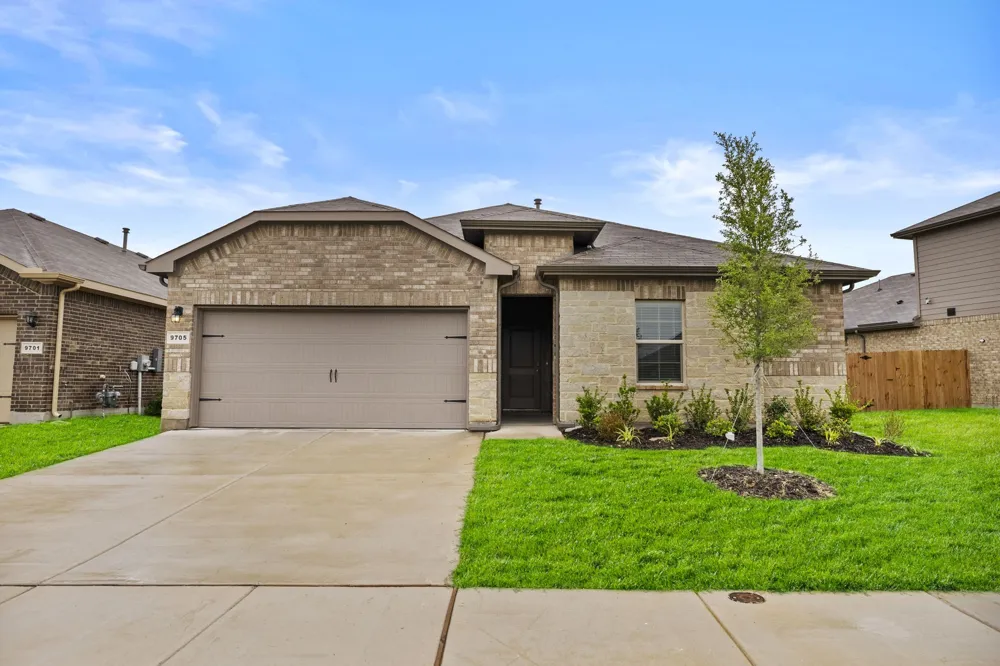 9705 Austin Hollow Road Crowley, TX 76036