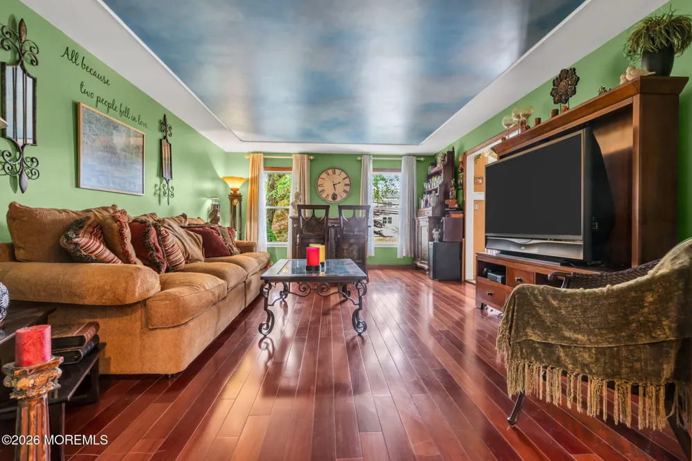 21 Ryan Road Marlboro, NJ 07746