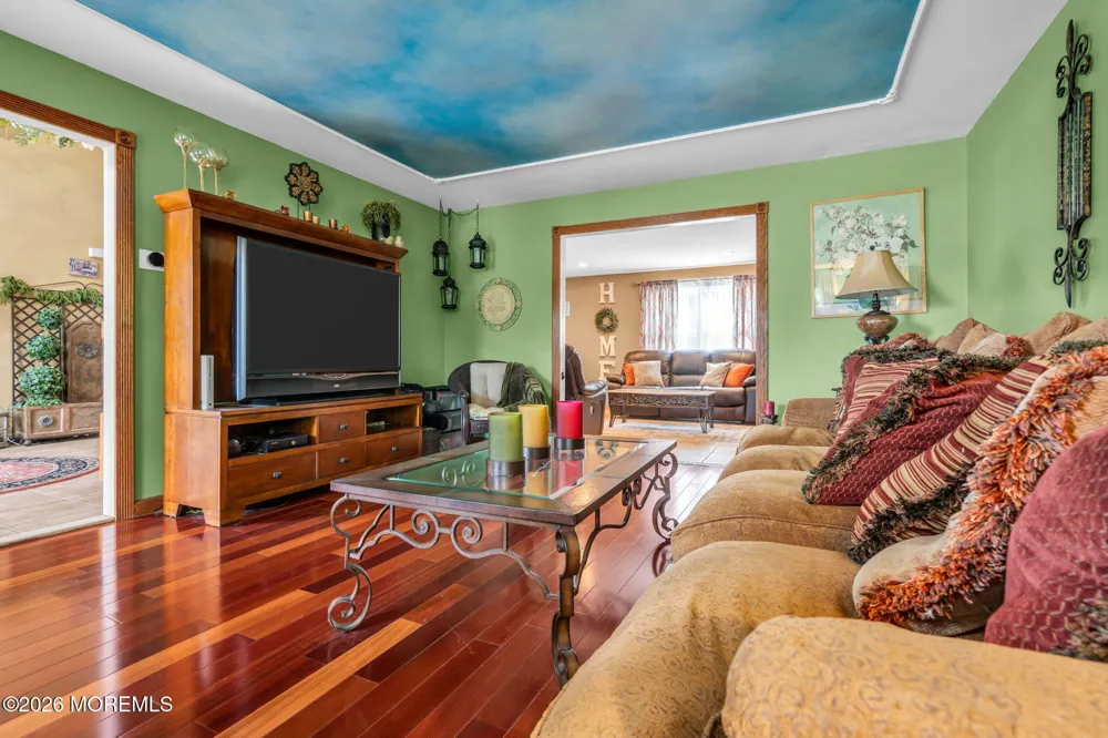 21 Ryan Road Marlboro, NJ 07746