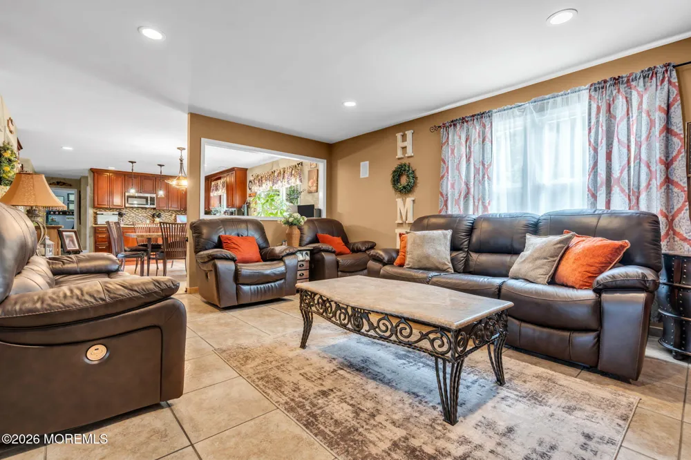 21 Ryan Road Marlboro, NJ 07746