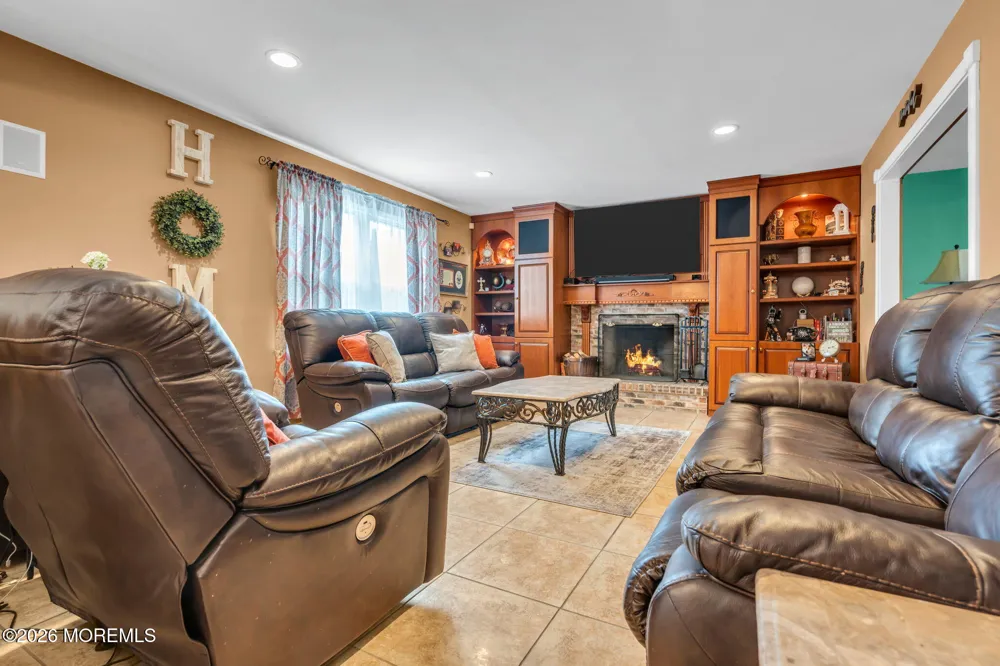 21 Ryan Road Marlboro, NJ 07746