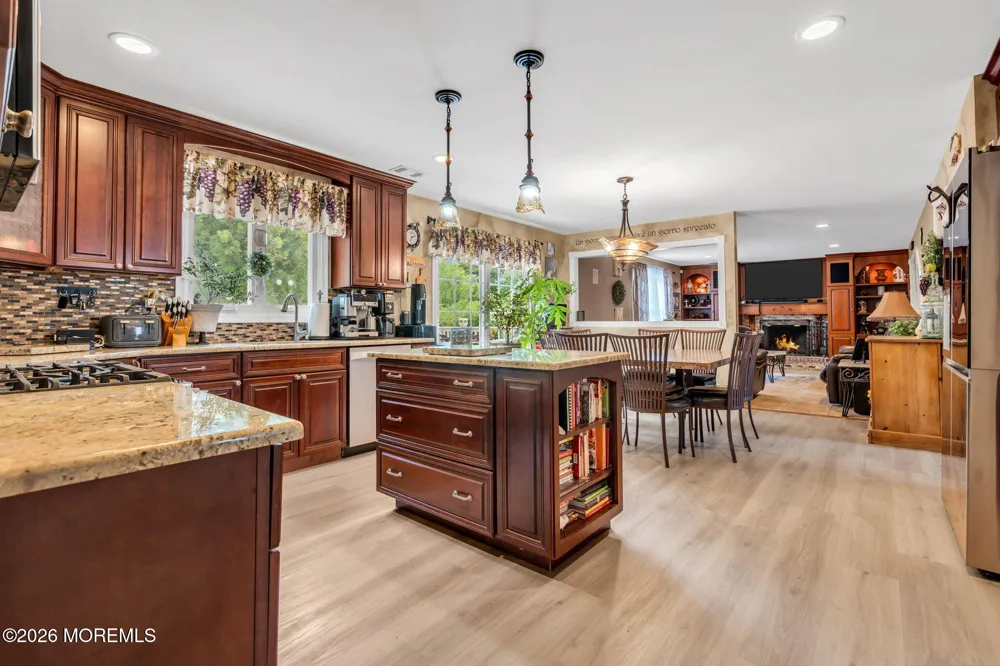 21 Ryan Road Marlboro, NJ 07746