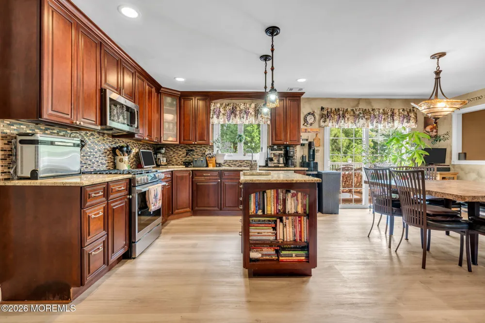 21 Ryan Road Marlboro, NJ 07746