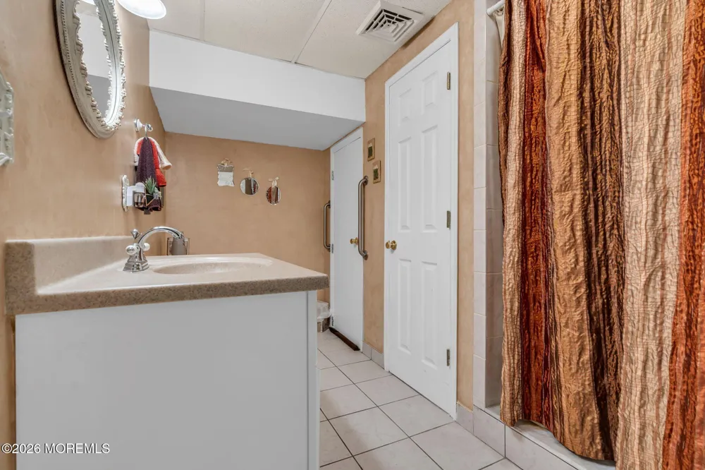 21 Ryan Road Marlboro, NJ 07746