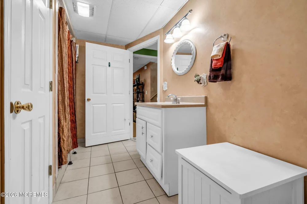 21 Ryan Road Marlboro, NJ 07746