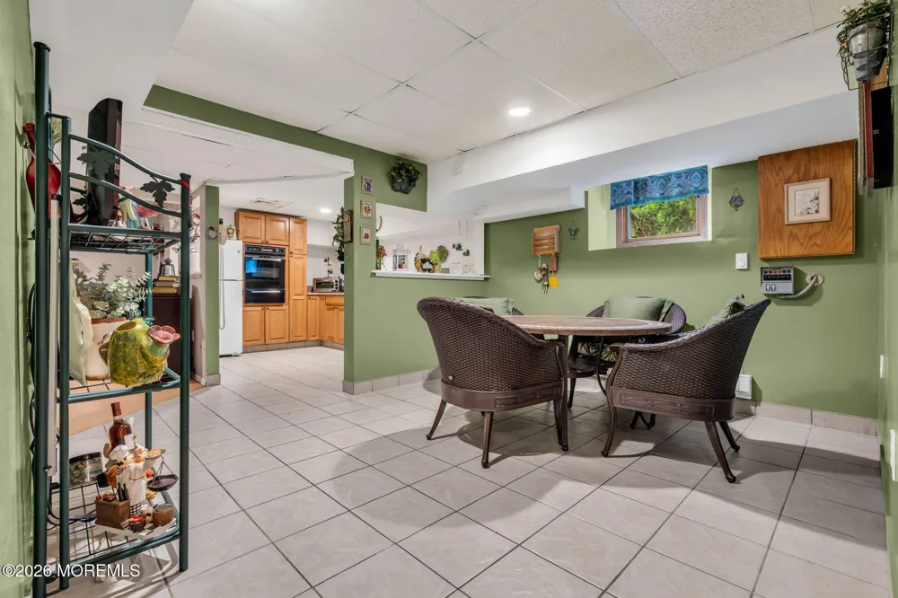 21 Ryan Road Marlboro, NJ 07746