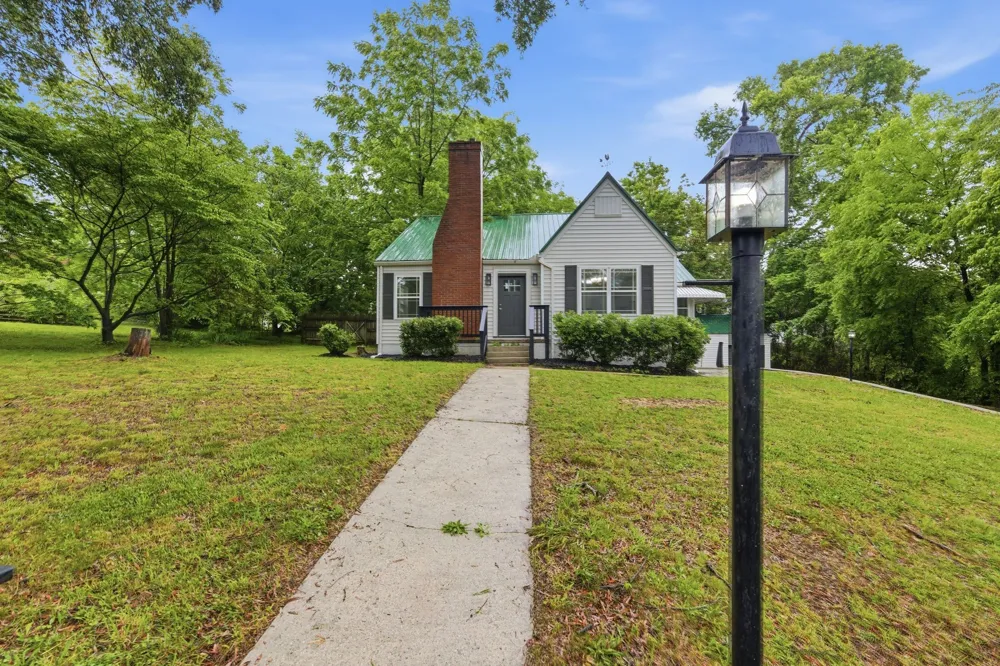 305 S Irwin St Manchester, TN 37355