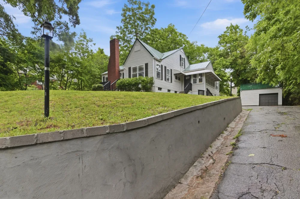 305 S Irwin St Manchester, TN 37355