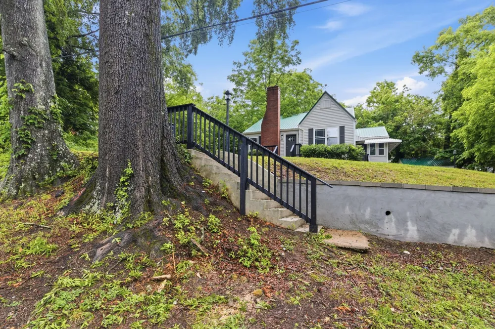 305 S Irwin St Manchester, TN 37355