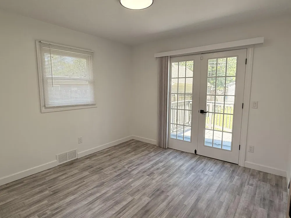 6145 Dowling Avenue Westland, MI 48185