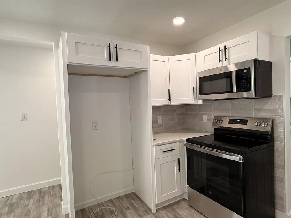 6145 Dowling Avenue Westland, MI 48185