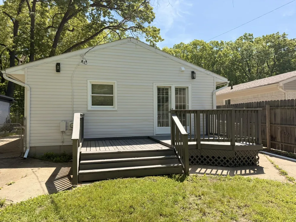 6145 Dowling Avenue Westland, MI 48185