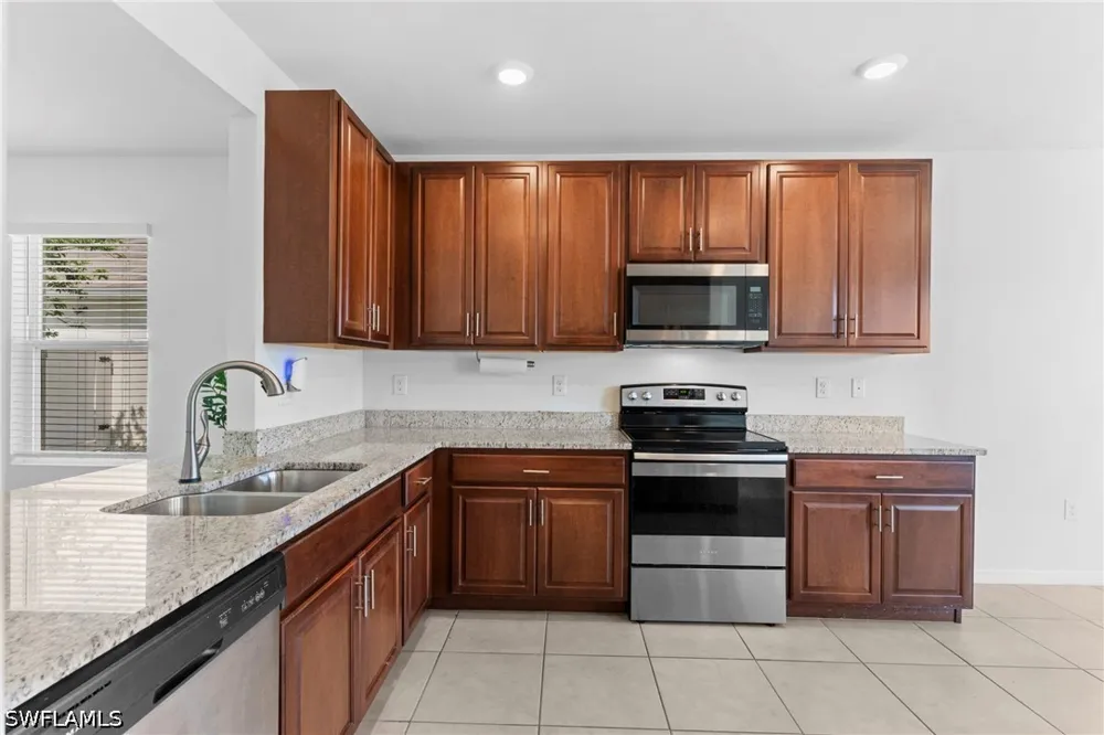 Hadley Place W Naples, FL 34104