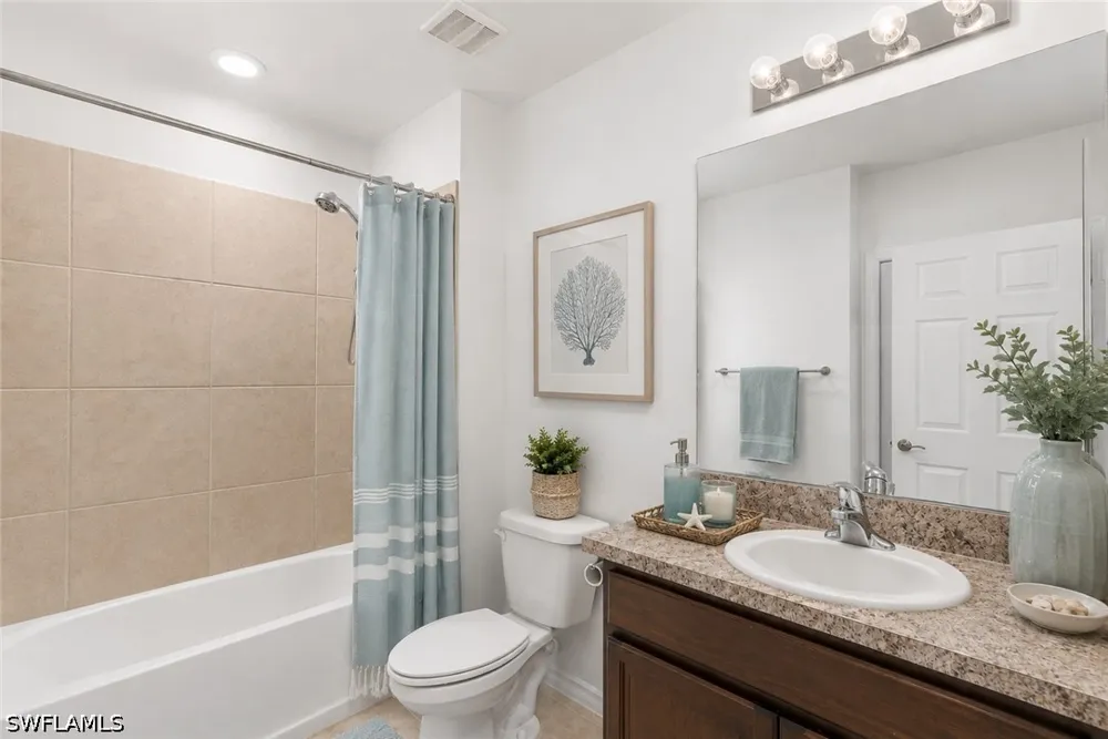 Hadley Place W Naples, FL 34104