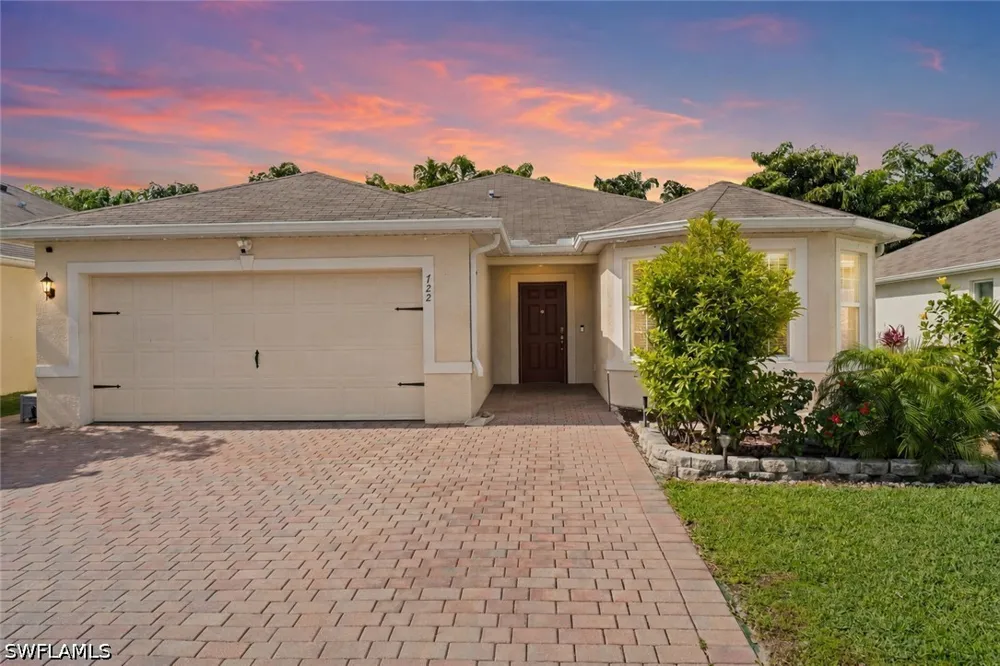 Hadley Place W Naples, FL 34104