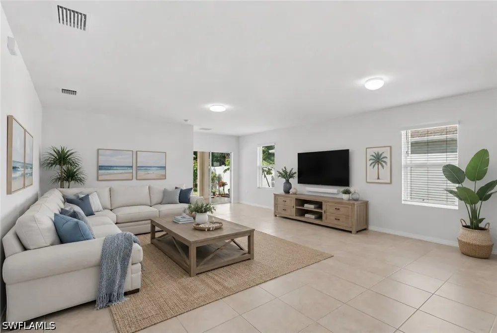 Hadley Place W Naples, FL 34104