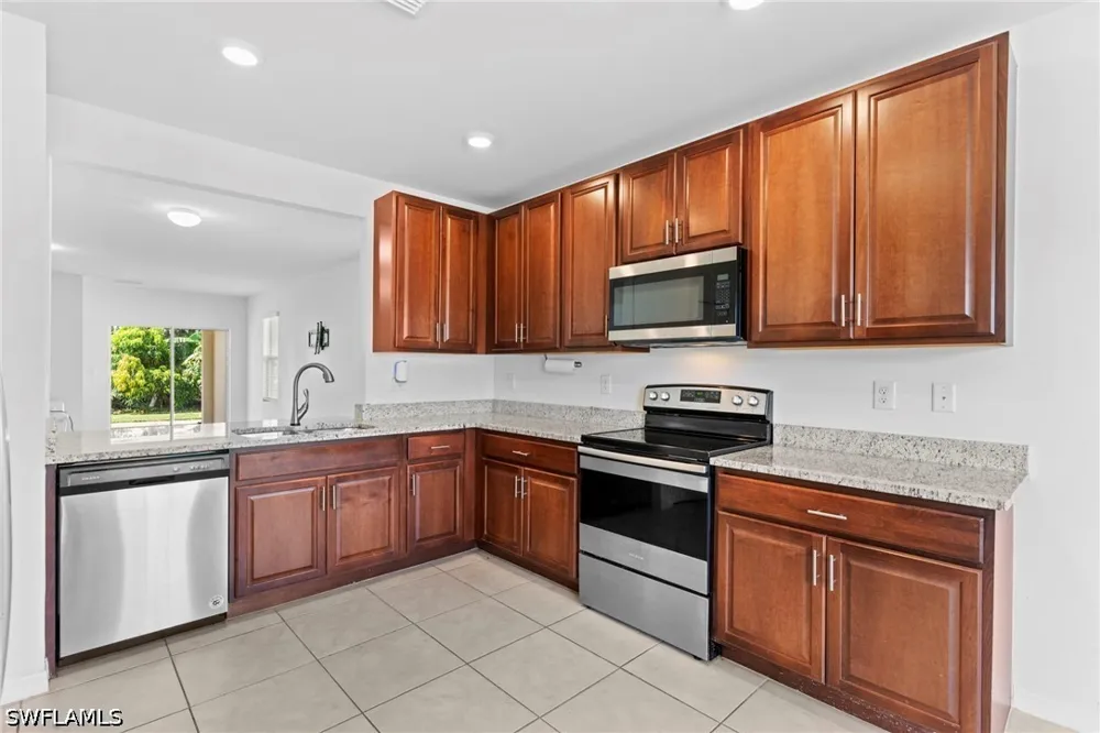 Hadley Place W Naples, FL 34104