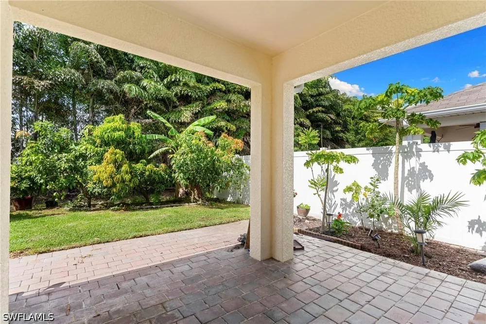 Hadley Place W Naples, FL 34104