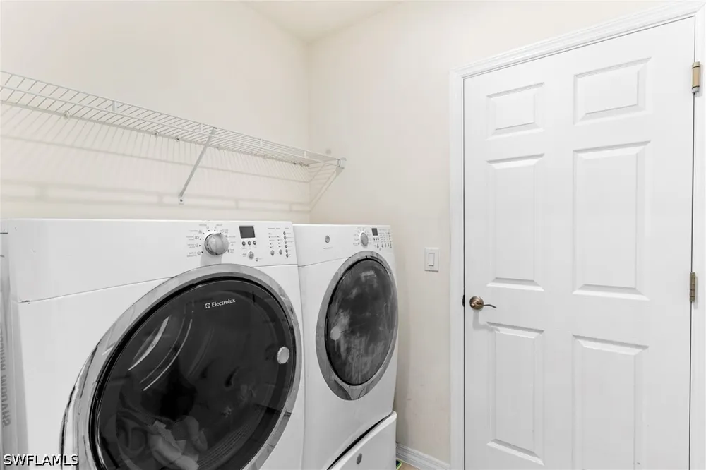 Hadley Place W Naples, FL 34104
