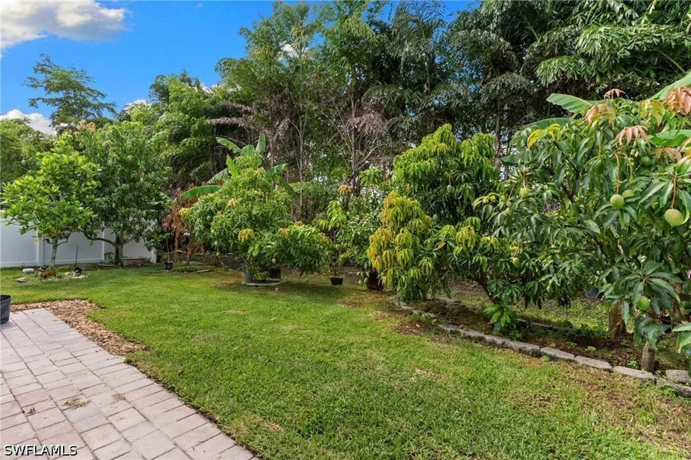 Hadley Place W Naples, FL 34104