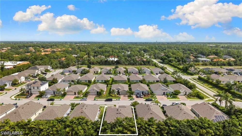 Hadley Place W Naples, FL 34104