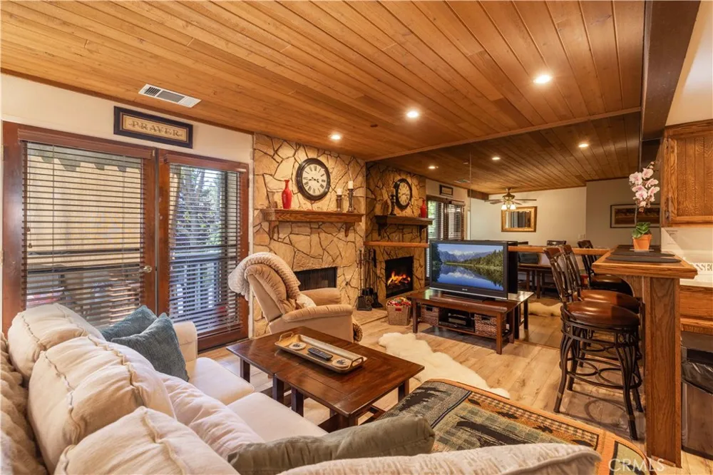 39802 Lakeview Drive #17 Big Bear Lake, CA 92315