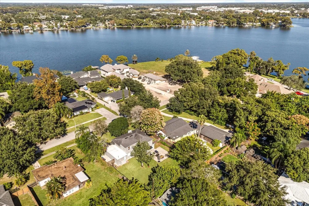2418 EUSTON ROAD Winter Park, FL 32789