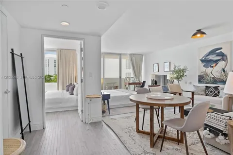 1100 West Ave #427